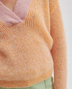 Second Female Vibse Apricot V-Neck Knit -Fashion Clothing SecondFemaleVibseKnit 3